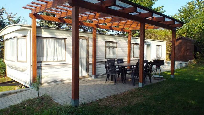 Camping für 6 Personen, mit Garten in Mecklenburgische Seenplatte