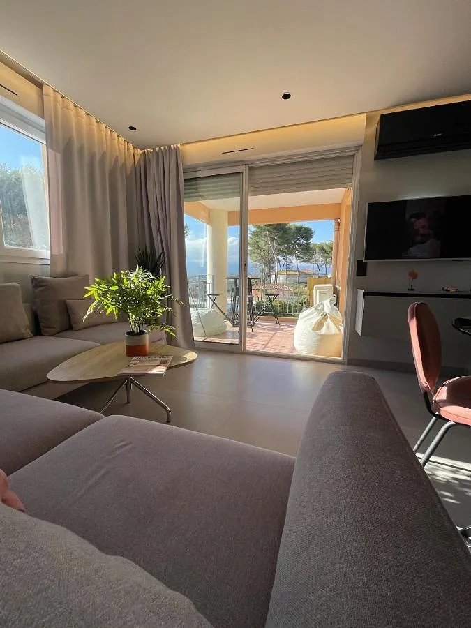Apartamento de vacaciones para 3 personas, con piscina para niños y terraza además de vistas y piscina - 1