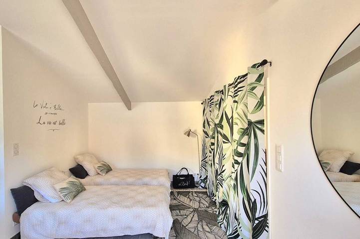 Gîte pour 4 personnes, avec jardin à Alleins - 3