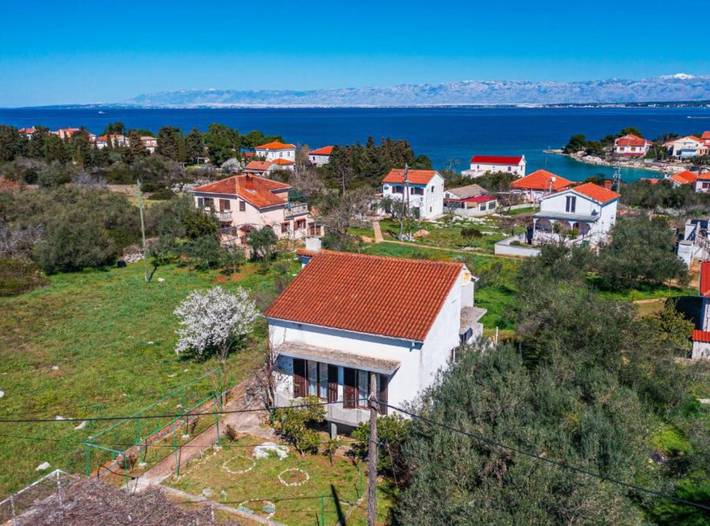 Apartamento entero, Two Bedroom Apartment with Terrace in Ugljan, Isla de Ugljan