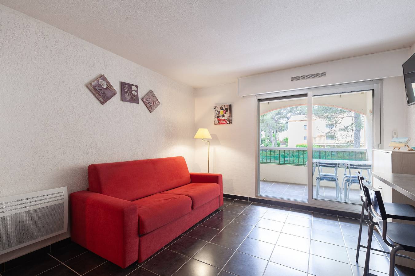 Studio entier, Studio 'Chez Alain Et Martine' avec terrasse privée in Saint-Mandrier-sur-Mer, Côte méditerranéenne (France)