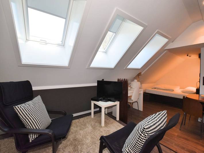 Ganze Wohnung, Modern and cozy studio in a former coach house in In der Bivelt, Weismes