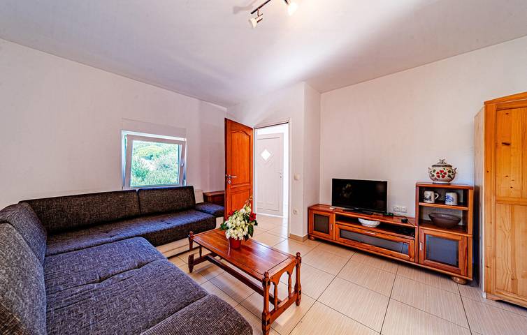 Ganze Ferienwohnung, Gemütliche Ferienwohnung mit Terrasse, WLAN und Parkplatz in der Nähe des Strandes Tri Žala in Viganj, Dubrovnik-Neretva
