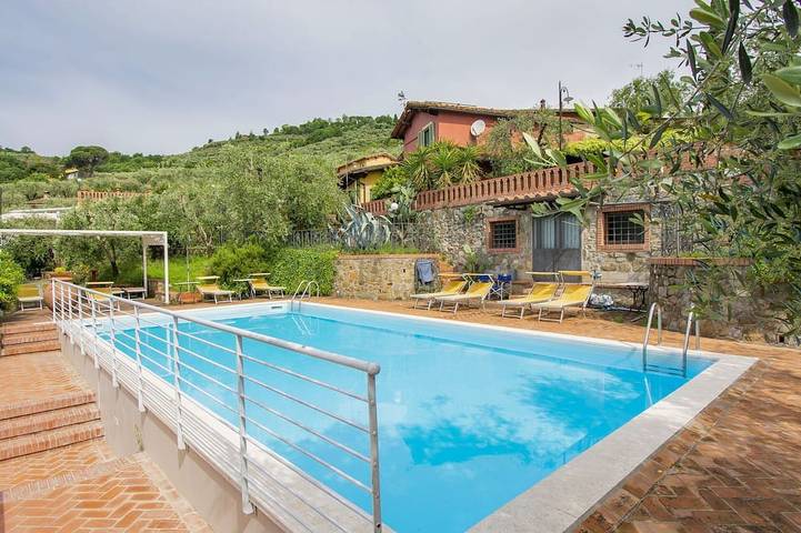 Ferienwohnung für 3 Personen, mit Garten und Pool sowie Sauna und Whirlpool, mit Haustier