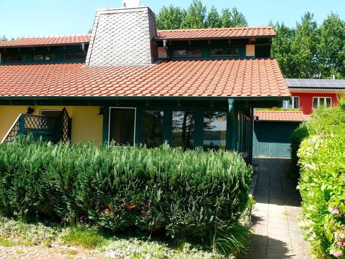 Ferienhaus für 5 Personen, mit Seeblick und Terrasse sowie Garten, kinderfreundlich in Jabel