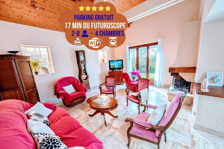 Location de vacances pour 8 personnes, avec vue et terrasse à Quinçay