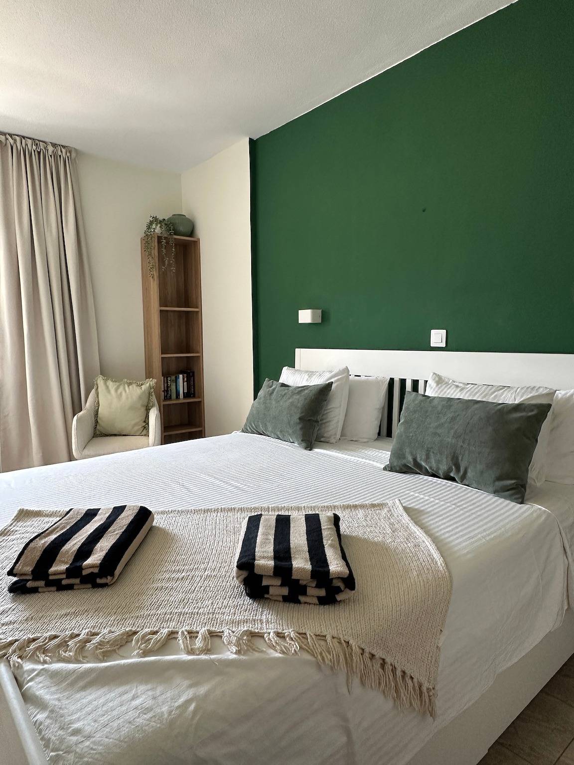 Ganze Wohnung, Ferienwohnung 'Costamar Oceanview 1 Bed' mit Meerblick, Gemeinschaftspool und Wlan in Los Cristianos, Arona