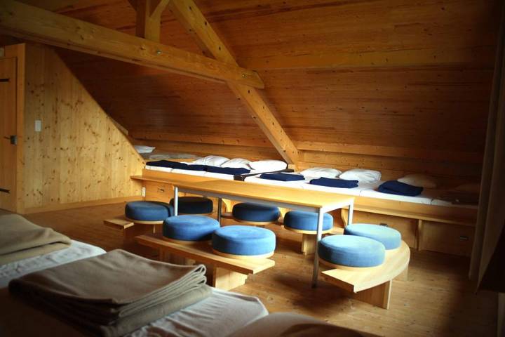 Gîte pour 13 personnes, avec vue et jardin, animaux acceptés dans Le saut du Doubs - 2