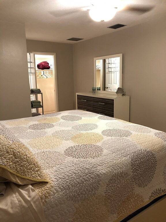 Largo Home in der Nähe von Pinellas Trail und Clearwater Beach in Largo, Pinellas County