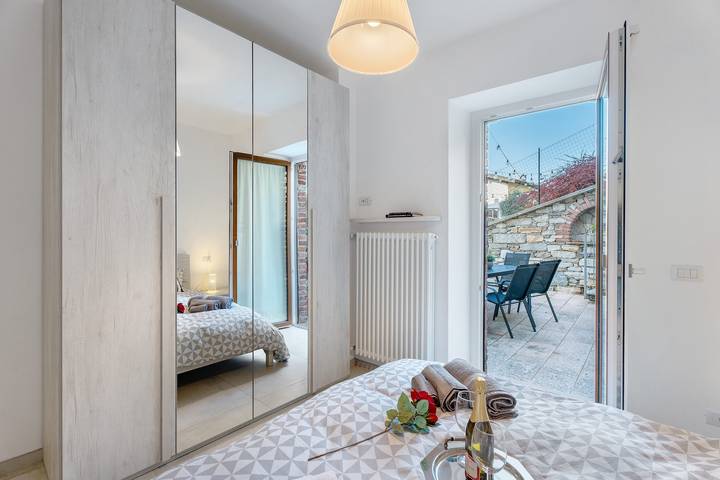 Holiday Home 'Residenza Jasmine Grey Apartment' with Private Garden and Wi-Fi in Comune di Verbania, Lago Maggiore (Piemonte)