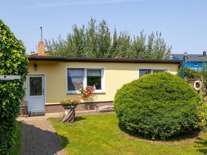 Ferienhaus für 4 Personen, mit Terrasse und Garten in Kröslin - 2