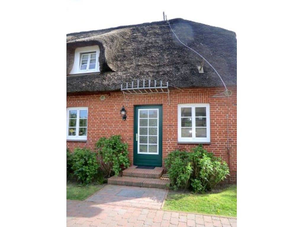 Ferienhaus in Nieblum mit Schwimmbecken in Greveling, Nieblum