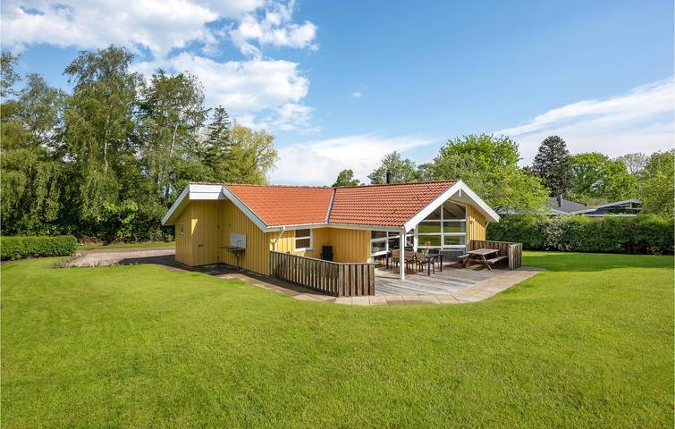 Ferienhaus für 8 Personen, mit Terrasse und Whirlpool sowie Garten und Sauna in Nørre Kettingskov