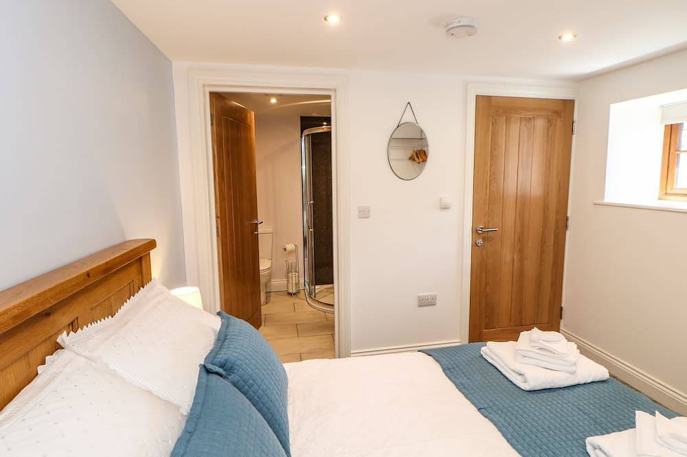 Birkett Barn, family friendly, with hot tub in Kirkby Stephen in Yorkshire Dales National Park