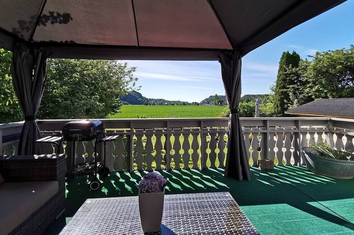 Ferieleilighet for 8 personer, med hage og sauna i tillegg til jacuzzi i Sandefjord 