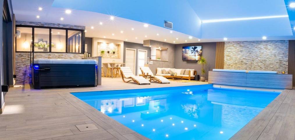 Location de vacances pour 2 personnes, avec Jacuzzi et Terrasse ainsi que Jardin et Piscine en Moselle
