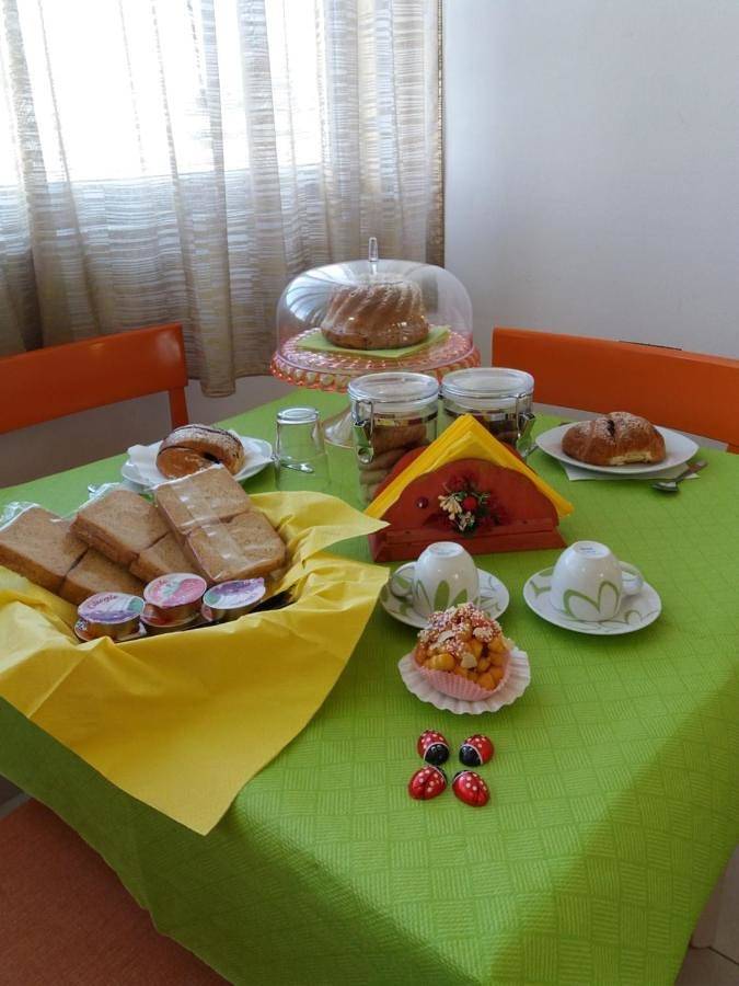 Ferienwohnung für 2 Personen, mit Terrasse und Garten sowie Ausblick in Fano - 4