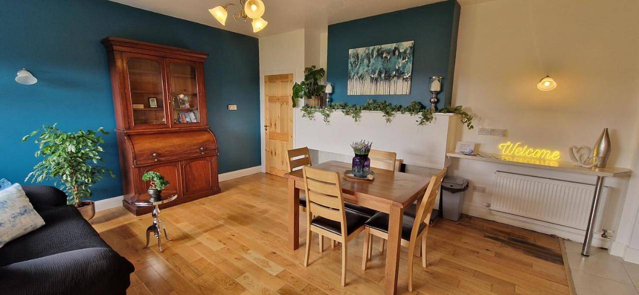 Double Room with Private Bathroom in Dingle Halbinsel