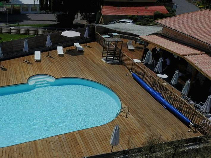 Camping pour 4 personnes, avec Jacuzzi ainsi que Piscine et Sauna