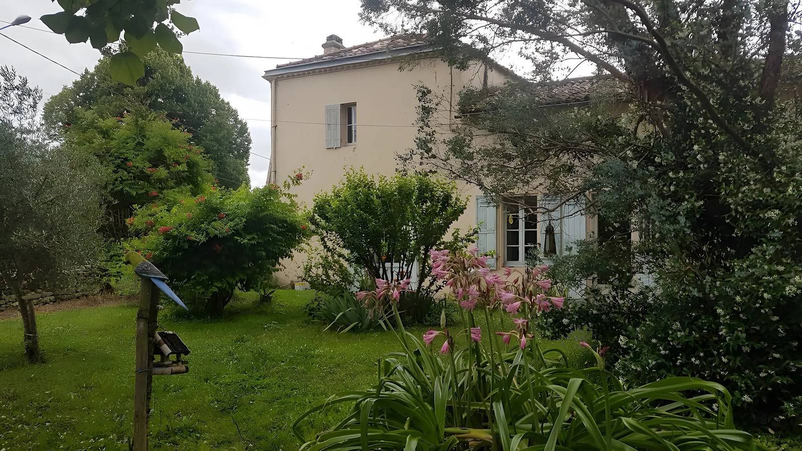 Chambre d’hôtes De La Vaine avec terrasse privée, jardin privé et Wi-Fi in Cartelègue, Région de Blaye