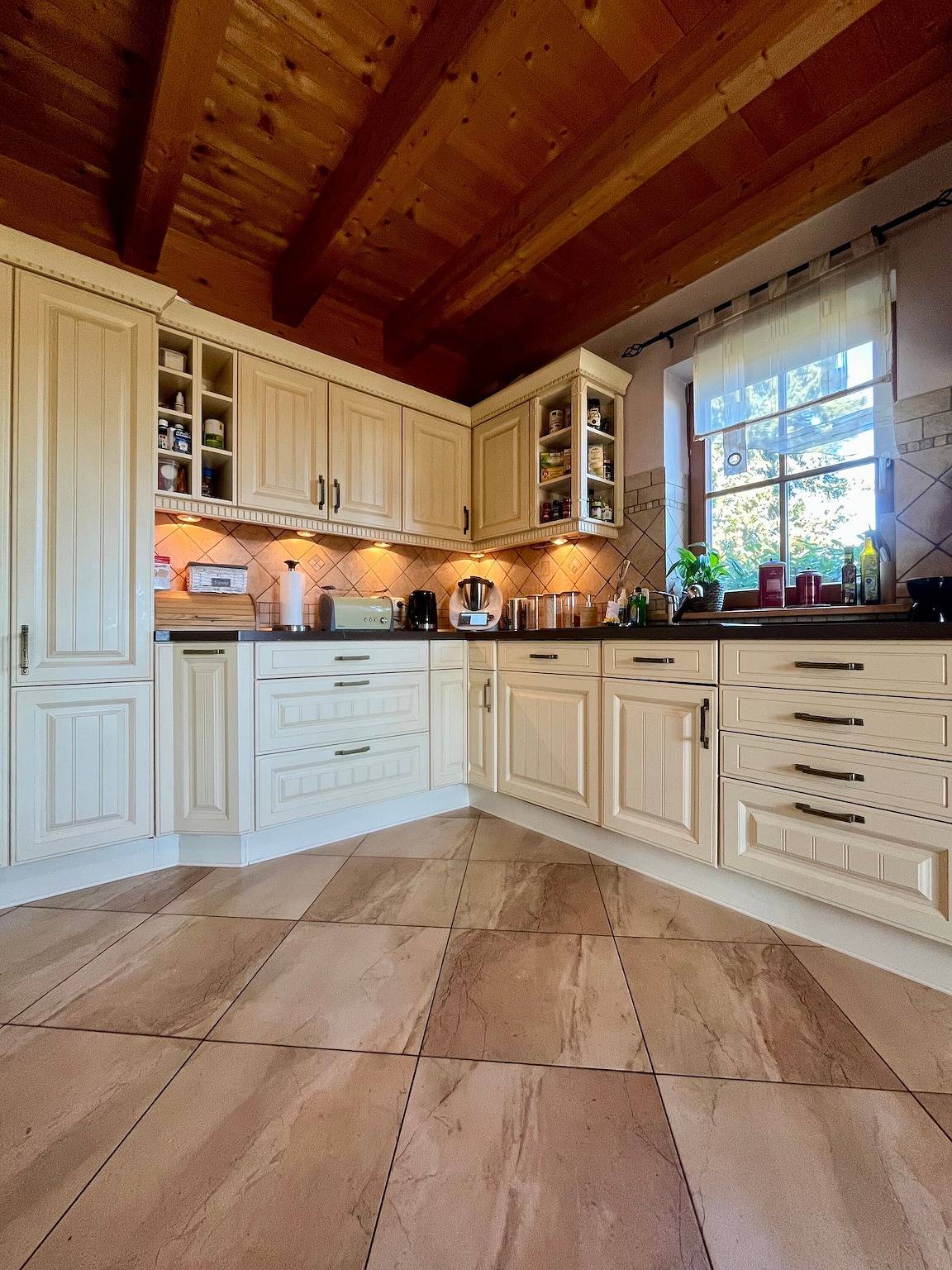 Chalet 'Ladolcevital' en maison en bois tyrolienne avec vue sur la vallée & terrasse privée in Bad Elster, Chemnitz (region)