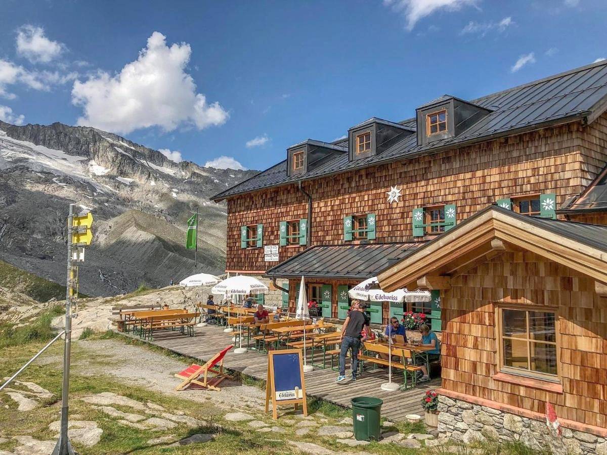 Ganze Wohnung, Apartment with Balcony in Tuxer Alpen, Hintertux