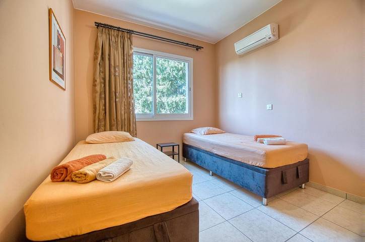 Maison d’hôte pour 2 personnes, avec terrasse ainsi que vue et piscine à Paphos (ville) - 3