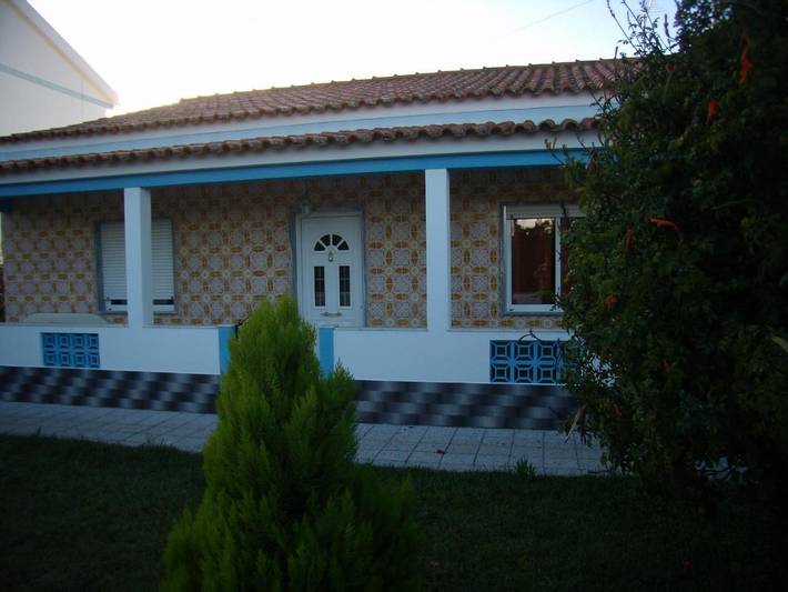 Gîte pour 5 personnes, avec jardin dans Amaro Gonçalves