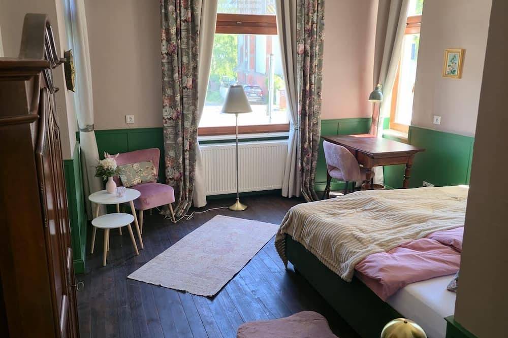 Ganze Wohnung, Charmante Wohnung in historischer Villa+Parkplatz in Saarbrücken, Saargau