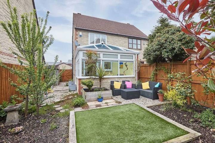 Holiday home for 4 people, with balcony and garden, with pets in Durham