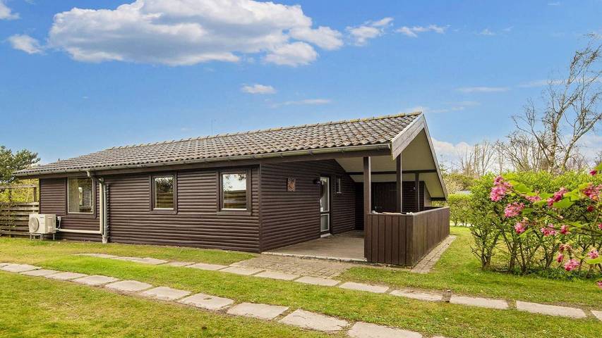 Ferieudlejning for 6 personer, med have og terrasse i Struer