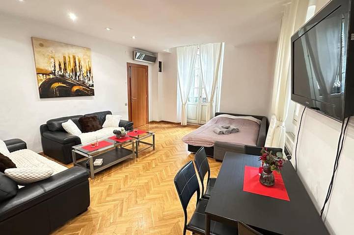 Entire apartment, La rambla guest house 2025 in Barcelona Centre, Barcelona