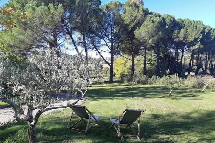 Gîte pour 6 personnes, avec Balcon ainsi que Jardin et Piscine