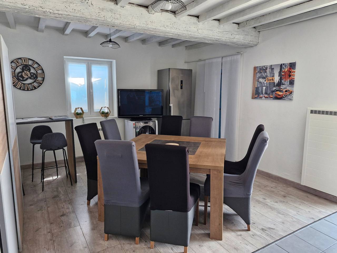Geheel appartement, Appartement 'Une Escale Au Calme' met Privéterras, Privétuin en Wi-Fi in Feillens, Bourg-en-Bresse en omgeving