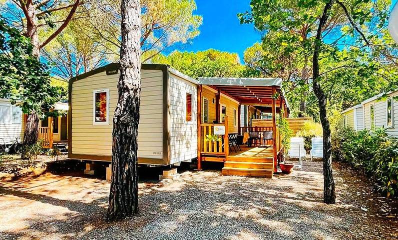 Camping pour 6 personnes, avec terrasse et piscine à Roquebrune-sur-Argens - 2