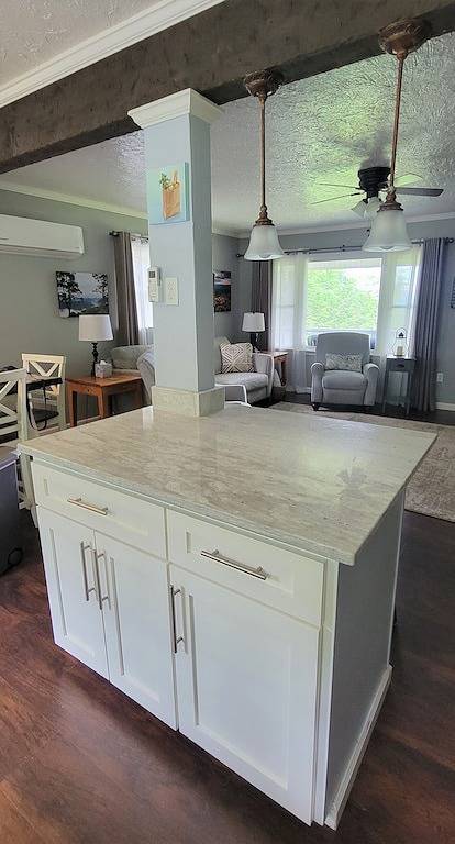 Fresh renovations & beautiful mountain views! Dog friendly, large fenced yard! in Blue Ridge Parkway, Haywood County