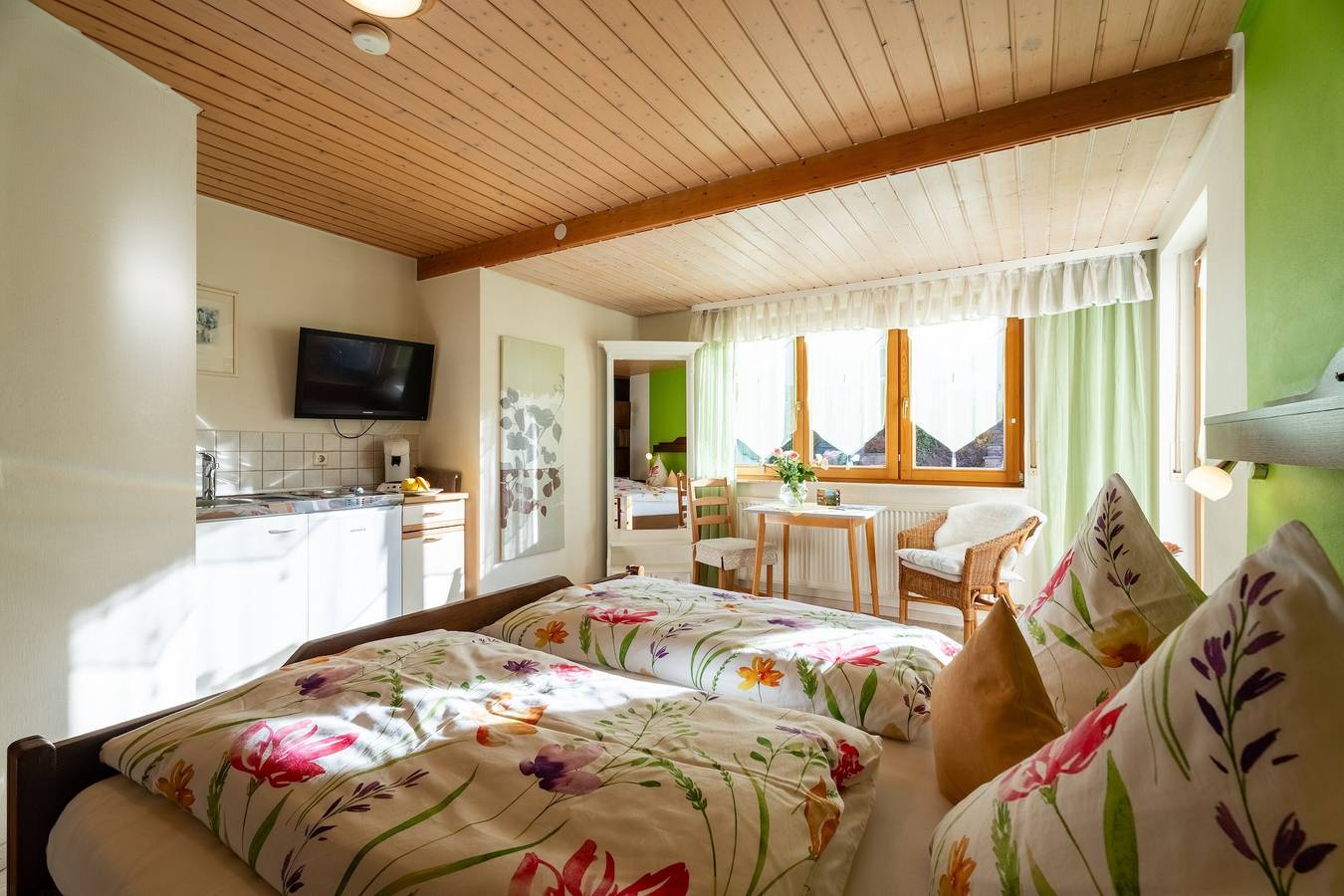 Ganze Wohnung, Ferienwohnung Alfreds Bastelstube mit Gemeinschaftsterrasse, Garten und Wlan in Oberharmersbach, Mittlerer Schwarzwald