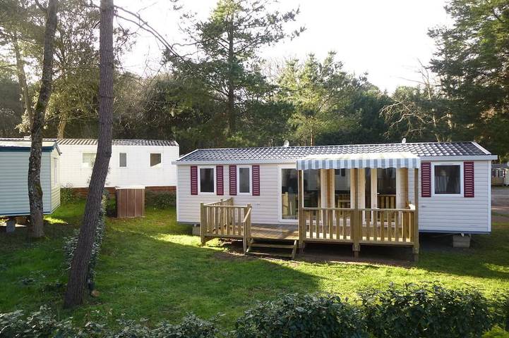 Camping pour 8 personnes, avec Terrasse et Jardin