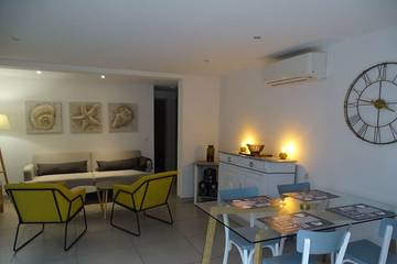 Gîte pour 2 personnes, avec jardin ainsi que jacuzzi et terrasse à Le Bar-sur-Loup