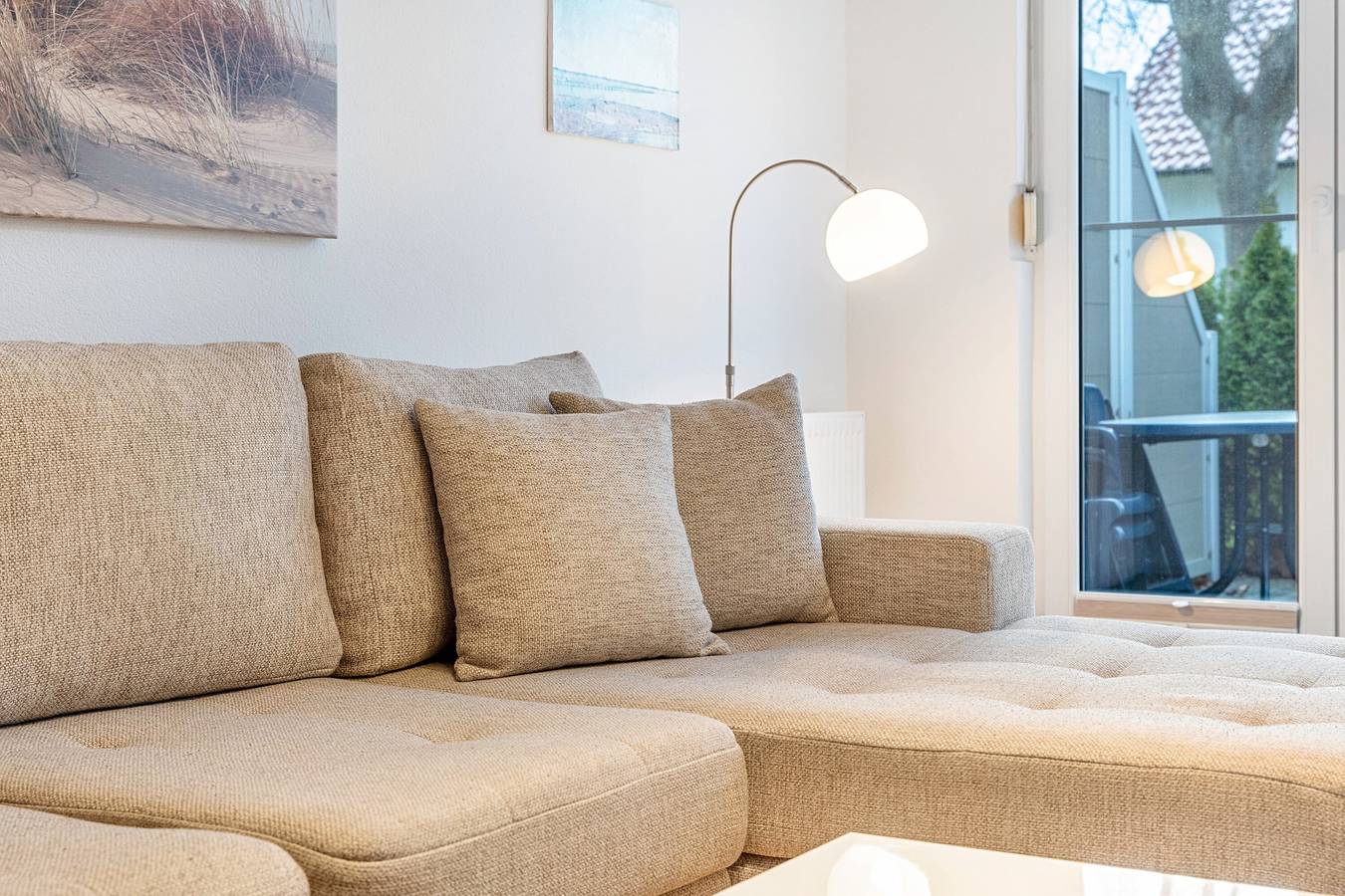 Entire apartment, Apartment 'Haus Annelie Fewo 01' with Private Terrace, Shared Garden and Wi-Fi in Dranske, Ruegen