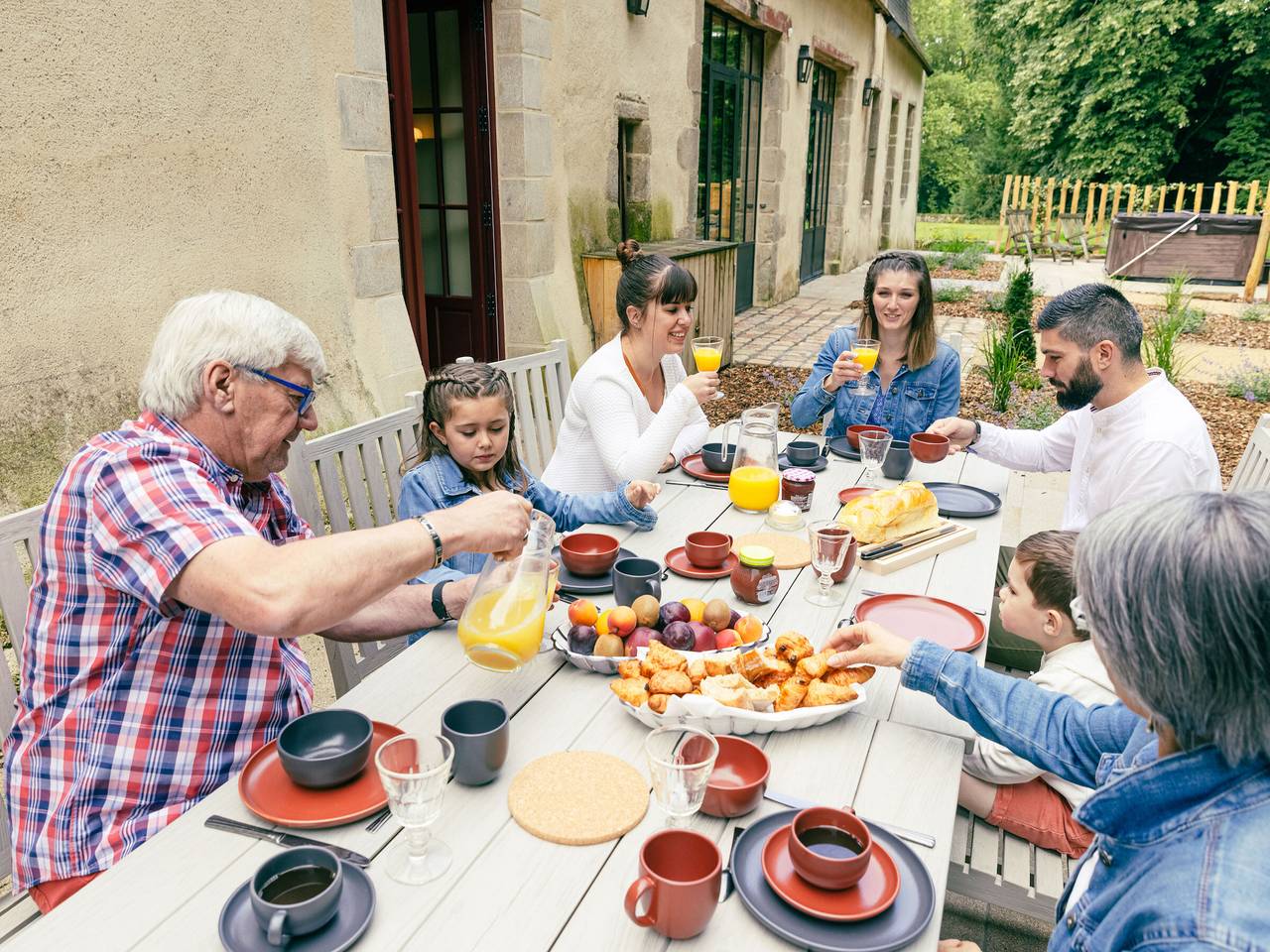 Château historique avec jardin, jacuzzi et équipements de détente - 10 personnes in La Rabatelière, La Roche-sur-Yon region