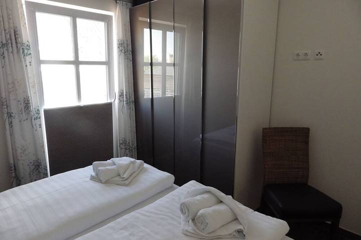 Ganze Wohnung, Fewo Schloonblick, zentral, 300 m Strand, WLAN, Gaskamin, 2 Balkone in Bansin, Heringsdorf