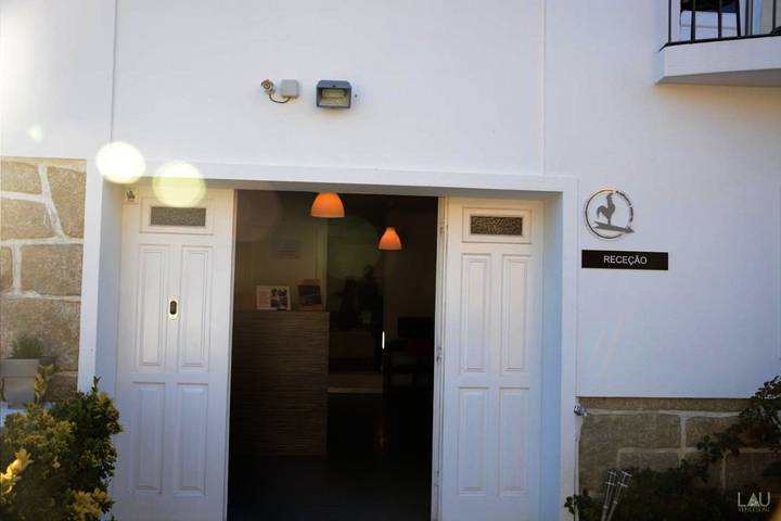 Location de vacances pour 2 personnes, avec terrasse ainsi que vue et jardin à Maia - 4