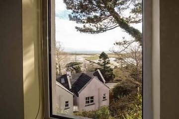 Log Cabin for 6 People in Mallaranny, County Mayo, Photo 1
