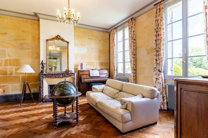 Guest Room – Château Le Noble in Saint-Germain-du-Puch, Libourne region