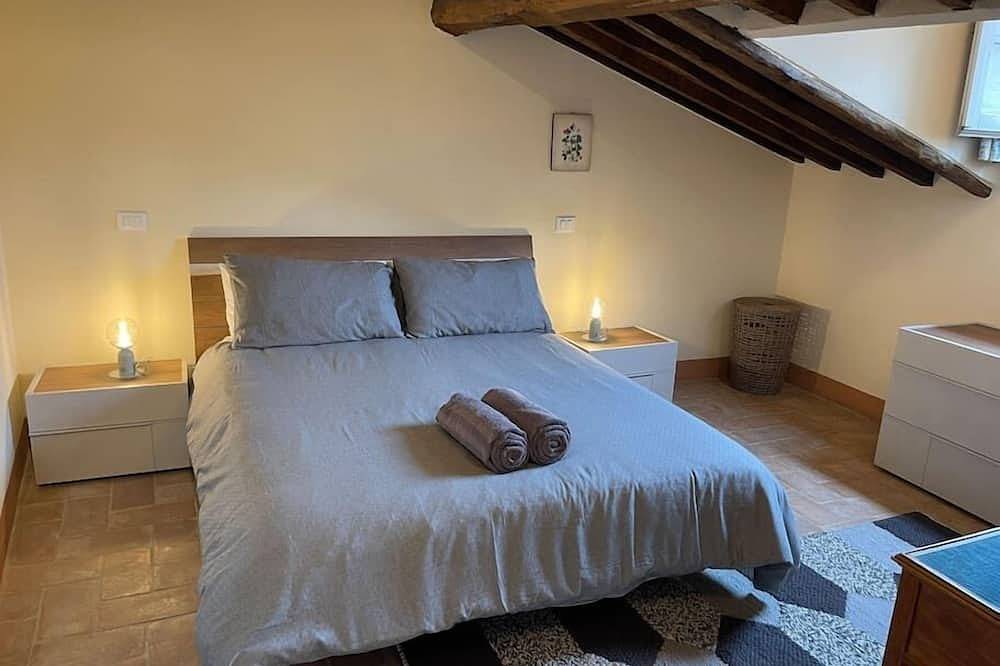 Entire apartment, 2 King Bed, 2 Full Bathroom Apartment in Città della Pieve, Umbria - Tuscany in Città della Pieve, Perugia Province