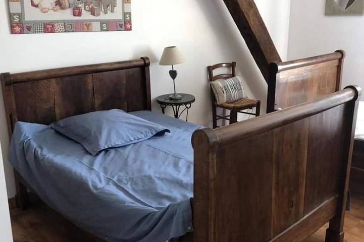 Country cottage with air conditioning and garden in Auvergne in Le Bouchaud, Vichy region