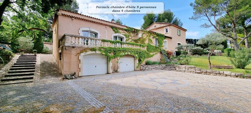 Chambre d’hôte pour 2 personnes, avec vue et terrasse ainsi que jardin et piscine