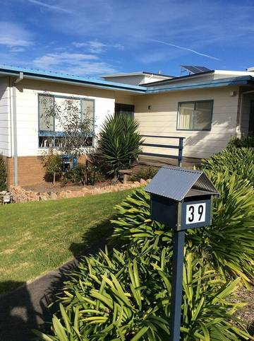 Holiday Home for 15 People in Lakes Entrance, Shire of East Gippsland, Photo 1