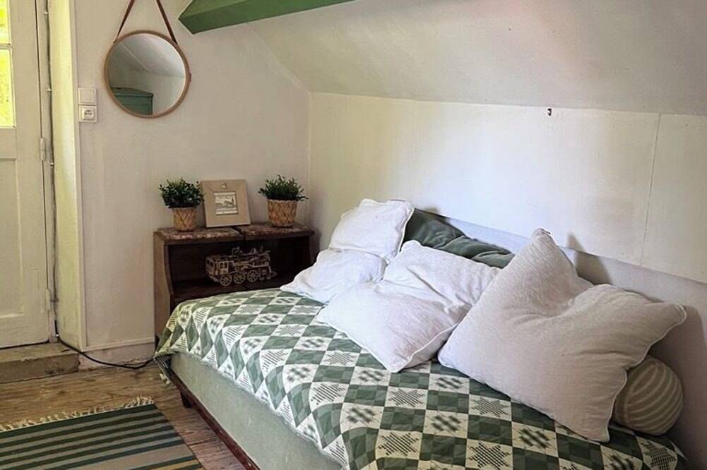 Country house in the heart of a forest offering peace and quiet, 50 minutes from Paris in Fains, Región de Évreux